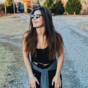 Meet your Posher, Mikayla